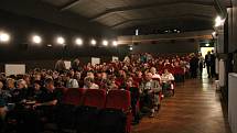 Projekce filmu Červená v benešovském kině 7. září.