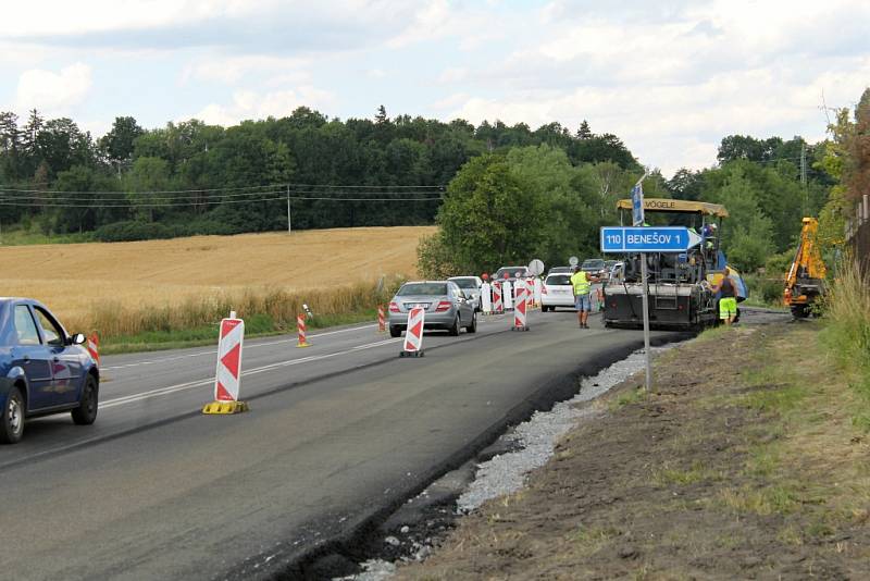Rekonstrukce silnice E55 u Benešova, pátek 1. července 2016. 