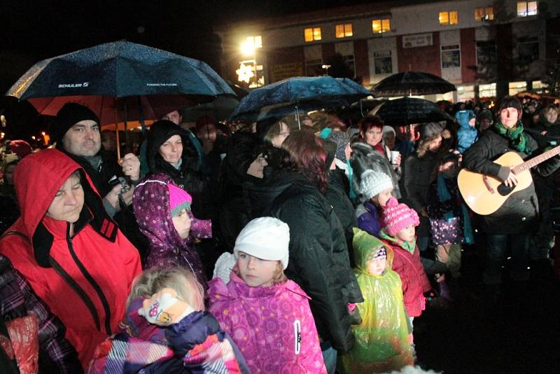 Rozsvěcení vánočního stromu v Týnci nad Sázavou.