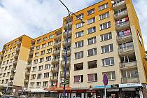 Obecních bytů má Benešov i po privatizaci stále kolem dvou tisíc. Město je postupně zatepluje a vyměňuje v nich okna za ta, která více izolují.