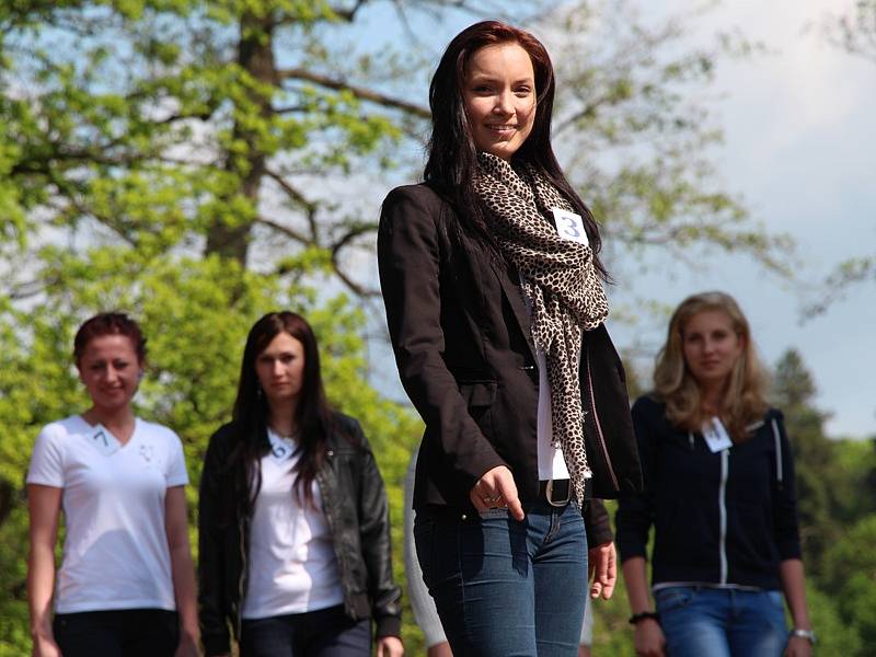 Nedělní generální zkouška na Miss hasička Středočeského kraje 2015.