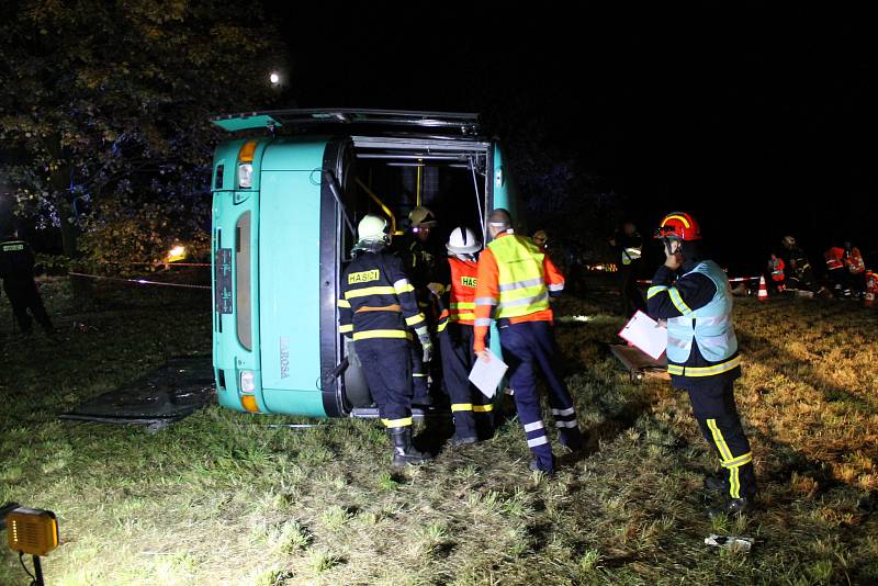 Noční cvičení složek IZS se konalo v Přestavlkách u Čerčan.už pojedenácté.