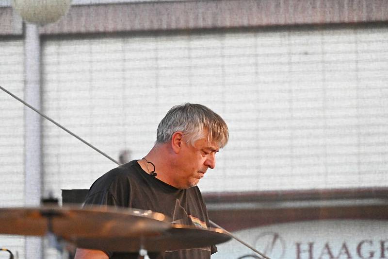 Benešov City Live a skladby v podání Bohemian Pink Floyd.