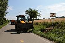 Oprava silnice z Krhanic do Lešan má skončit nejpozději 29. července.