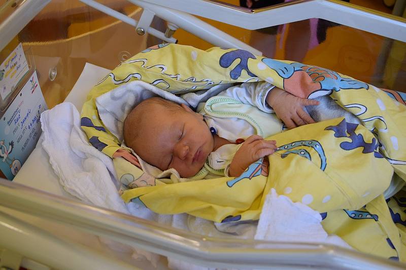 Damián Ruš se Michaele Semanové a Dominiku Rušovi narodil v benešovské nemocnici 9. dubna 2022 v 0.31 hodin, vážil 4080 gramů. Bydlištěm rodiny jsou Velké Přílepy.