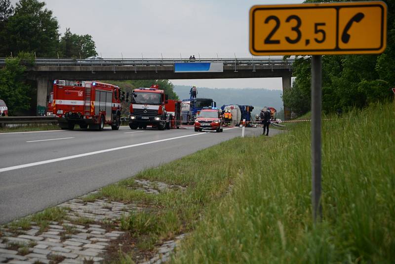 Tragická nehoda ochromila provoz na brněnské dálnici u Hrusic