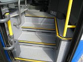Schody v autobuse bez rohožky