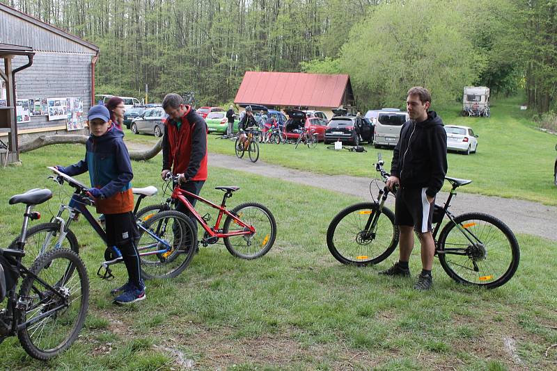 Jasoni Drsoni se sešli na neformálním závodě cyklistů amatérů.