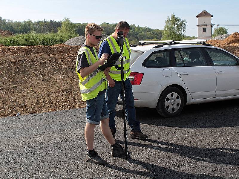 Z výstavby obchvatu Olbramovic, přeložky silnice I/3.