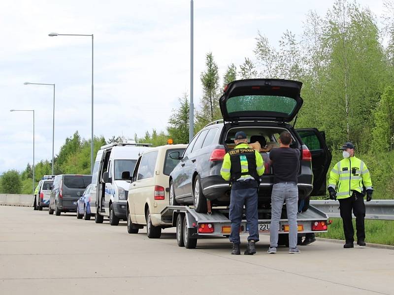 Z kontrolní akce středočeských celníků s názvem Pilot 2021.