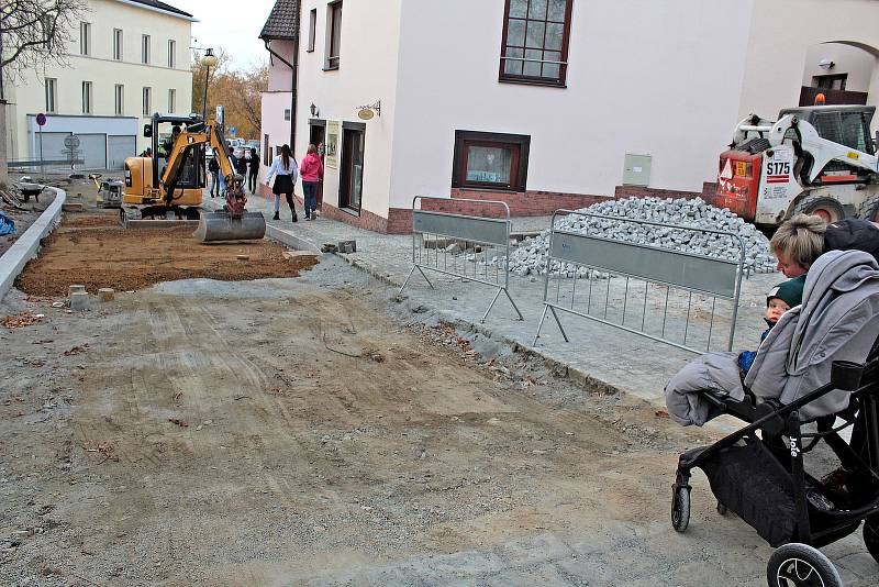 Rekonstrukce ulice Na Karlově v Benešově.