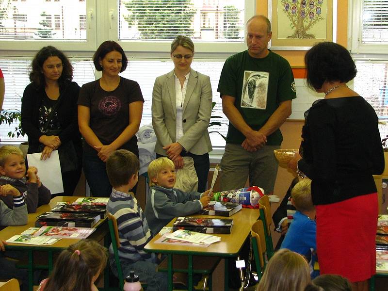 Zahájení školního roku v prvních třídách ZŠ Dukelská Benešov - třída 1. B učitelky Jiřiny Jandačové. 