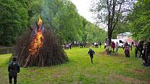 Čarodějnickou akci uspořádali v tábořišti U Hrocha v pátek 28. května v Sázavě.