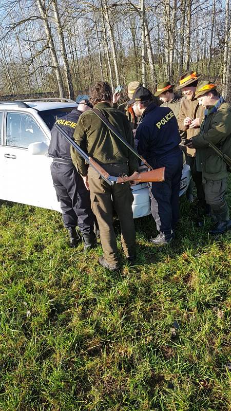 Policisté se zaměřují na kontroly honů.