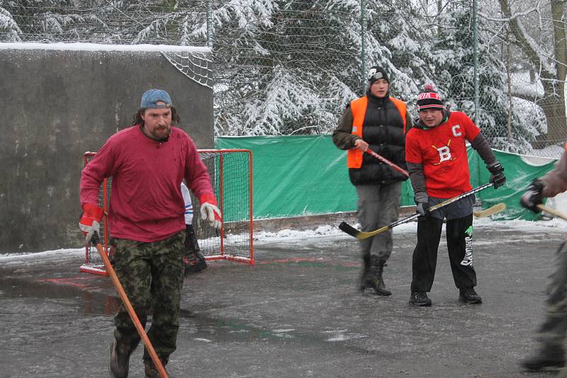 Ve Smikově se hrál Bandy hokej