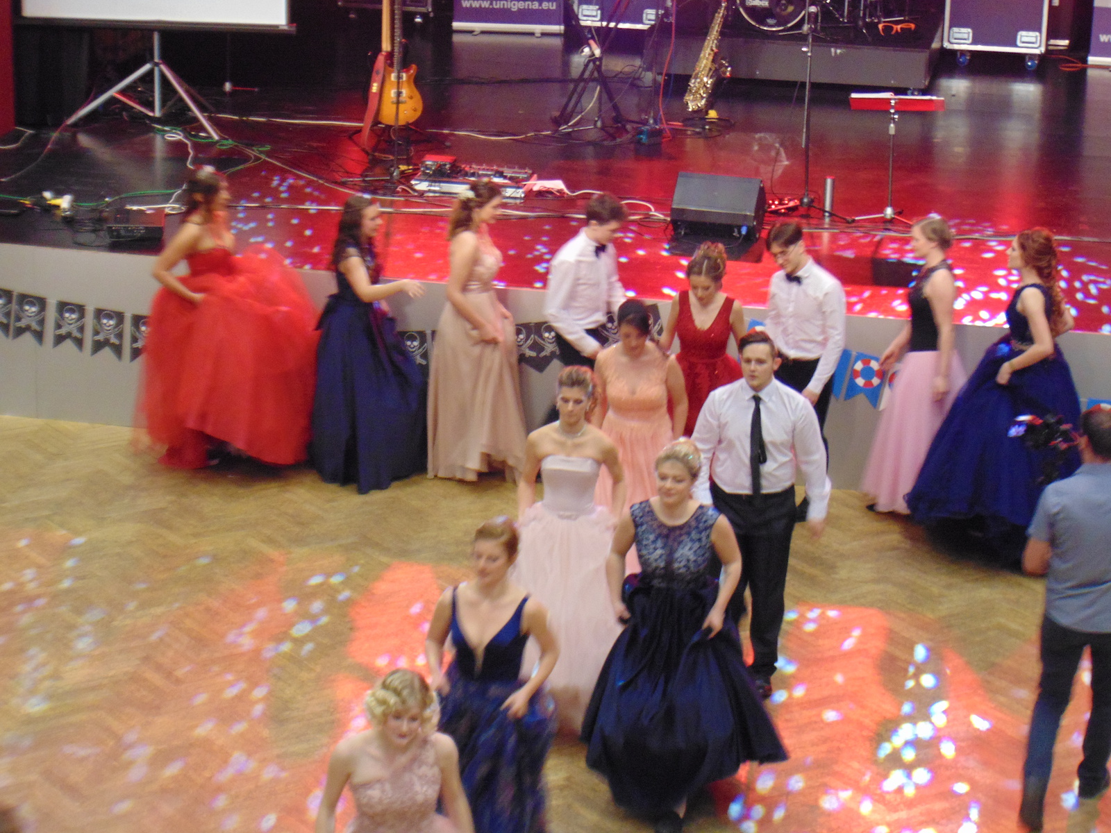 Maturitní ples prožili studenti gymnázia v Benešově - Benešovský deník