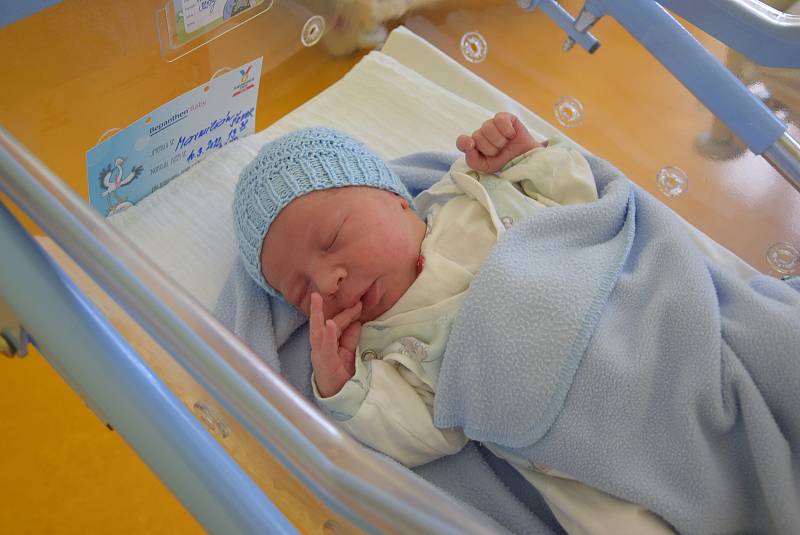 Maxmilián Škvor se Lucii Zemanové a Martinu Škvorovi narodil v benešovské nemocnici 10. března 2022 v 13.38 hodin, vážil 3250 gramů. Bydlištěm rodiny je Kamenná Lhota.