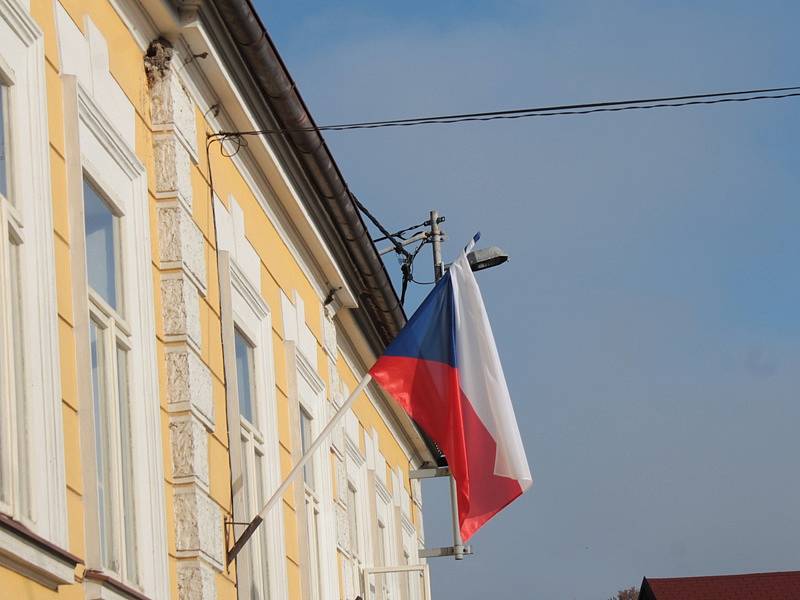 Největší nápor zaznamenaly volební komise v Křečovicích a Nahorubech v pátek navečer. V sobotu kolem 10. hodiny byl zájem menší.