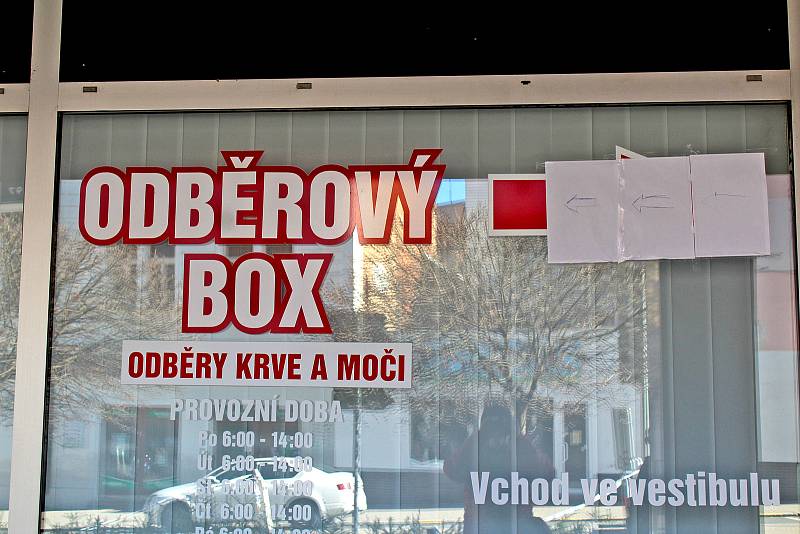 Odběrový box v Benešově.