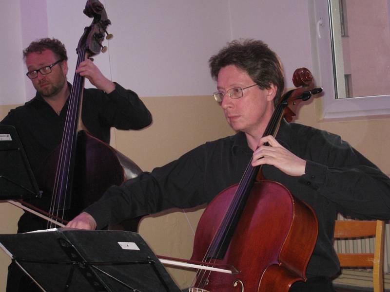 V Krhanicích vystoupilo Nové pražské kolegium rozhlasových symfoniků a čtyřiadvacetiletý houslista Jan Mráček.