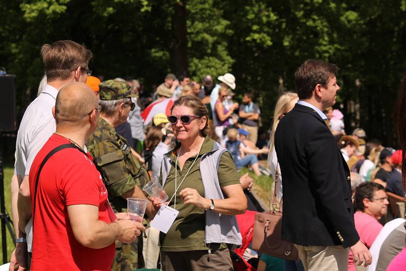 Vojenské technické muzeum se opět po roce velkolepě otevřelo veřejnosti. Dvacátou druhou sezonu zahájil průlet letounů i ukázka bitvy u Zborova.