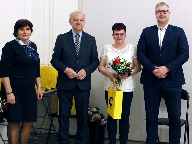 Školskou cenu města Benešova si letos odnesli nepedagogičtí pracovníci