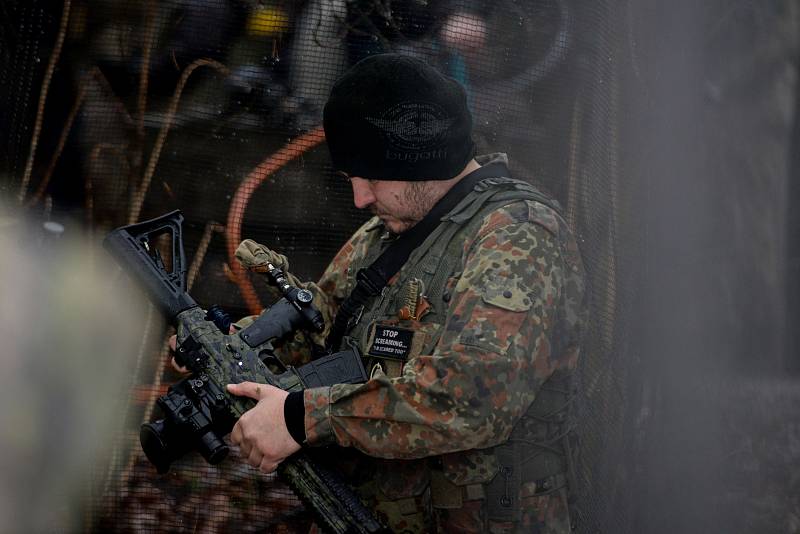 Ze druhého dílu paintballové bitvy Stalingrad v Benešově na vrchu Kavčák.