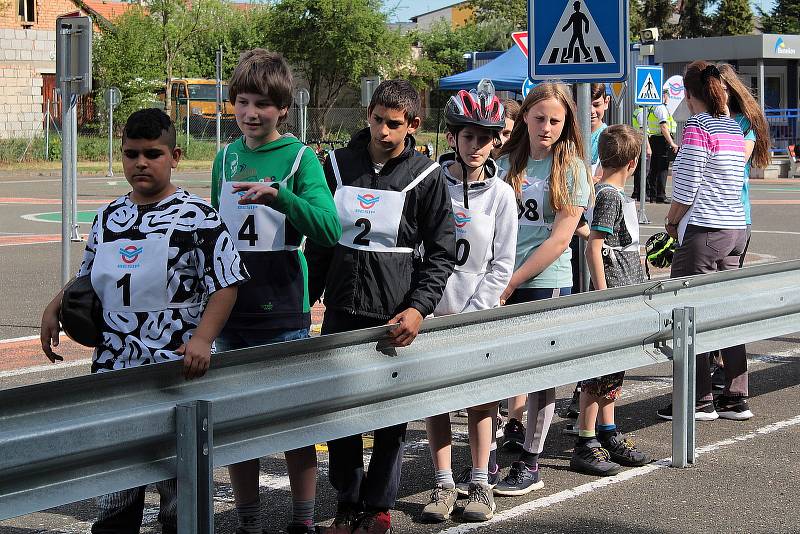 Z okresního kola Dopravní soutěže mladých cyklistů v Benešově.