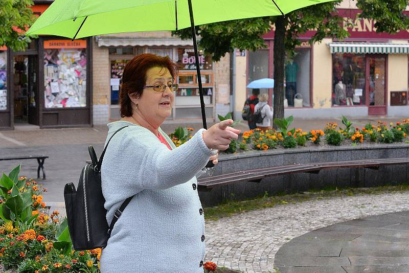 Farmářské trhy v Benešově na Masarykově náměstí.