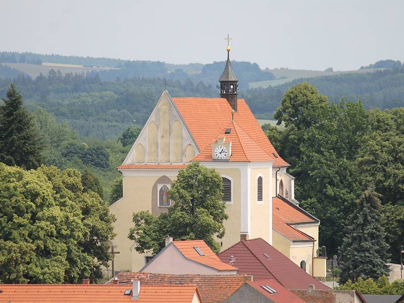 Centrum Benešova, kostel sv. Mikuláše na Karlově