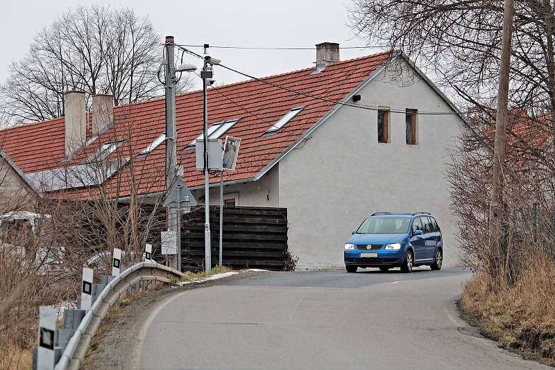 Radar na měření rychlosti v Dojetřicích, místní části města Sázavy.