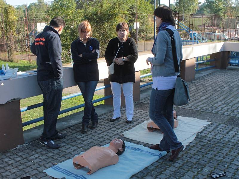 Studenti benešovských středních škol premiérově absolvovali projekt „Dožij se dvaceti". 