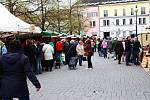 Trhovci se opět sjeli na Masarykovo náměstí, aby zahájili sezónu farmářských trhů v Benešově.