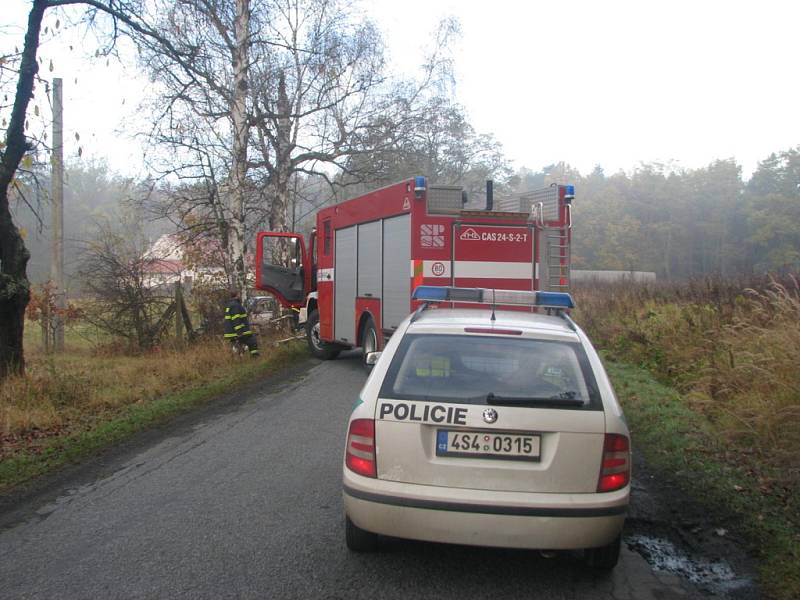 Sobotní nehoda se stala na přehledném úseku. Na vozovce nebyly stopy po brzdění