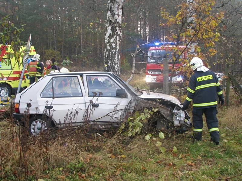 Sobotní nehoda se stala na přehledném úseku. Na vozovce nebyly stopy po brzdění