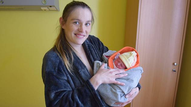 Natálie Jasanová se Lucii a Jakubovi narodila v benešovské nemocnici 19. května v 17.02 hodin, vážila 2040 gramů. Rodina bydlí v Nazdicích.