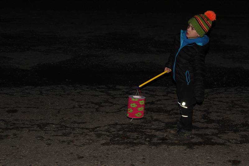 Cílem lampiónového průvodu byl blízký Dolejší mlýn.