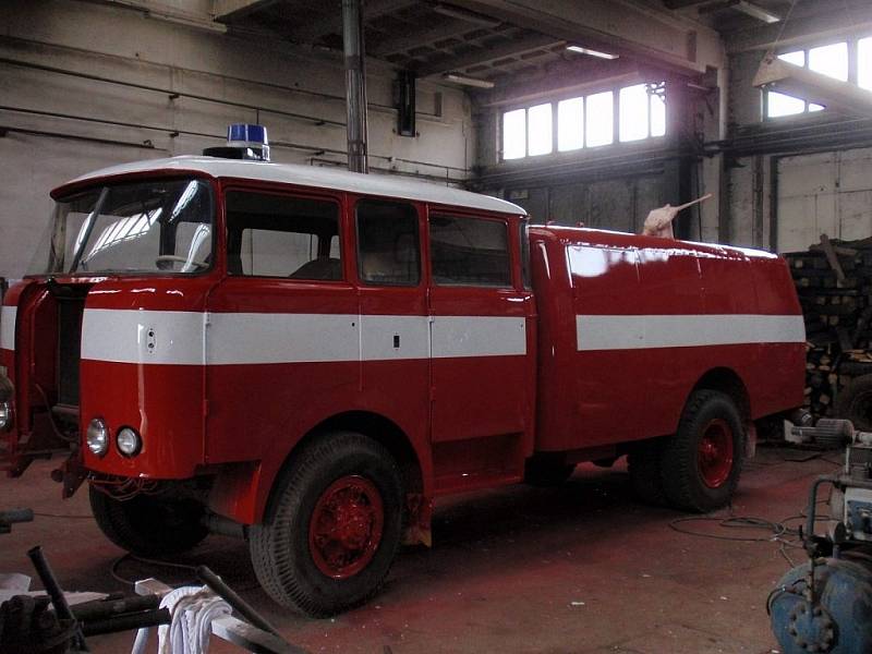 Repase hasičské cisterny ŠKODA 706 RTHP CAS 25 SDH Petroupim.