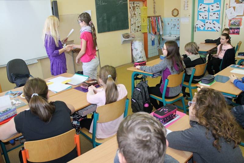 Žáci 5. C z vlašimské ZŠ Vorlina dostali pololetní vysvědčení.
