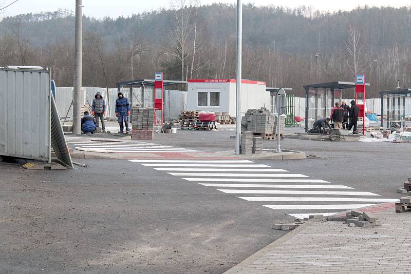 Stavba dopravního terminálu v Týnci nad Sázavou.