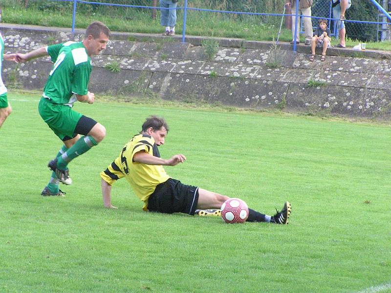 Fotbalový zápas I. A třídy Týnec nad Sázavou - Zásmuky 3:0.