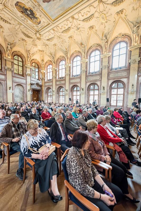 V senátu připomínali výročí vystěhování Neveklovska.