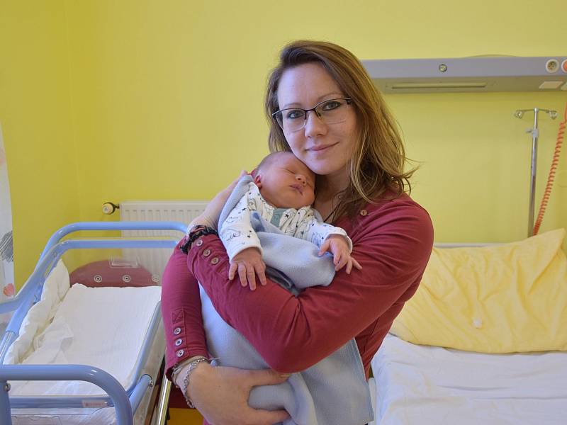 Jan Pišna se rodičům Veronice a Janovi narodil v benešovské nemocnici 5. března 2022 v 7.20 hodin, vážil 3630 gramů. Doma v Čekánově (Sázava) má sourozence Karla (9) a Františka (5).