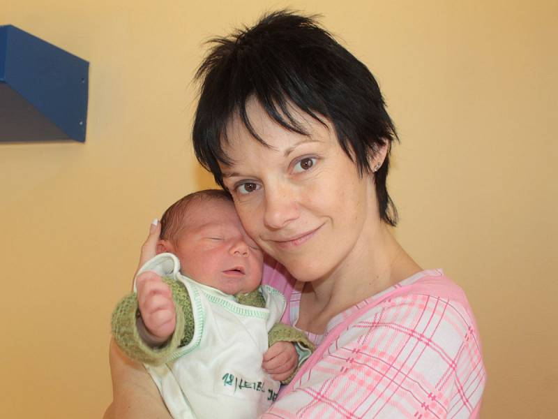 Lenka Firmanová a Michal Leibl se 6. února v 20.19 stali rodiči malého Denise. Na svět přišel s váhou 3,37 kg a mírou 51 cm. Doma v Mukařově má sestřičku Elišku (3).