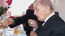 Ve výborné kondici oslavil 103. narozeniny  Jan Kulich z Načeradce