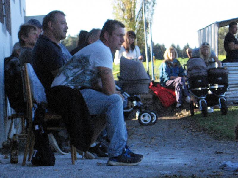 III. B třída: Nesperská Lhota - Divišov B 2:1.