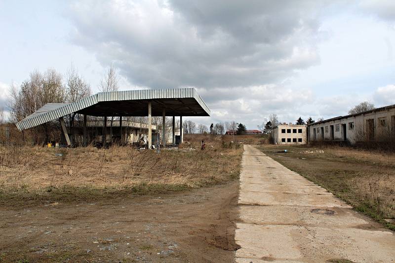 Čerpací stanice pohonných hmot v bývalých Táborských kasárnách v Benešově.