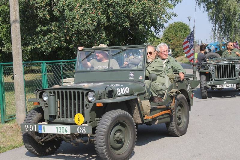 Deváté setkání příznivců US Army v Drahňovicích. 