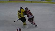 Zápas druhé hokejové ligy Benešov - Pelhřimov 4:5.
