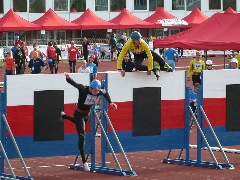 Hasiči z Chářovic vybojovali na mistrovství republiky v požárním sportu 11. místo.